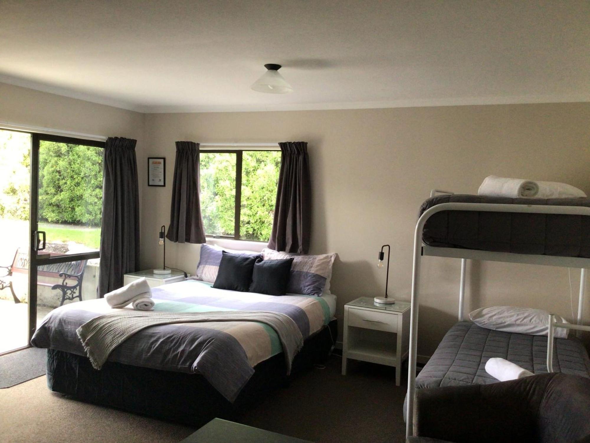 Fiordland Great Views Holiday Park Te Anau Eksteriør bilde